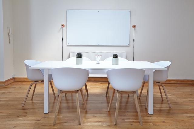 Prepare for your security guard license application with Cancom&#x27;s course.