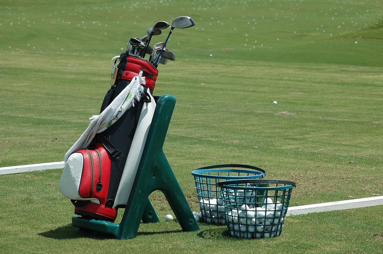 99bbdace-3a74-11e7-96b0-0242ac110002-golf-bag-1678706_1920.jpg