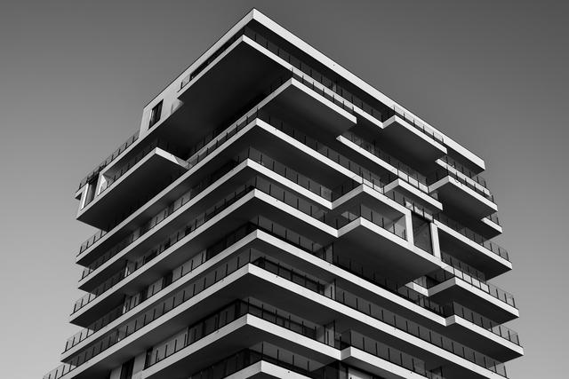 grayscale of concrete building